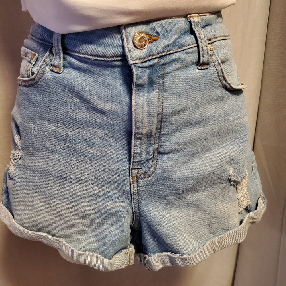 Celebrity Pink Light Blue Jean Shorts - Size 13/31